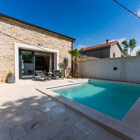 Stone House With Pool Poeta Villa Pridraga Luaran gambar