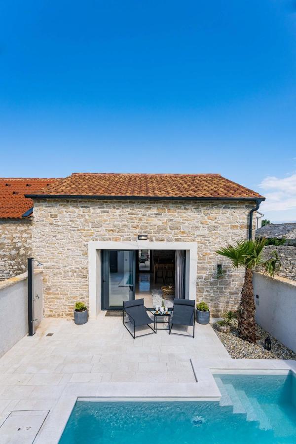 Stone House With Pool Poeta Villa Pridraga Luaran gambar