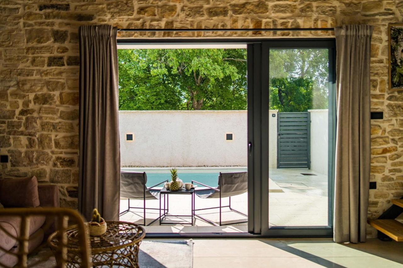Stone House With Pool Poeta Villa Pridraga Luaran gambar
