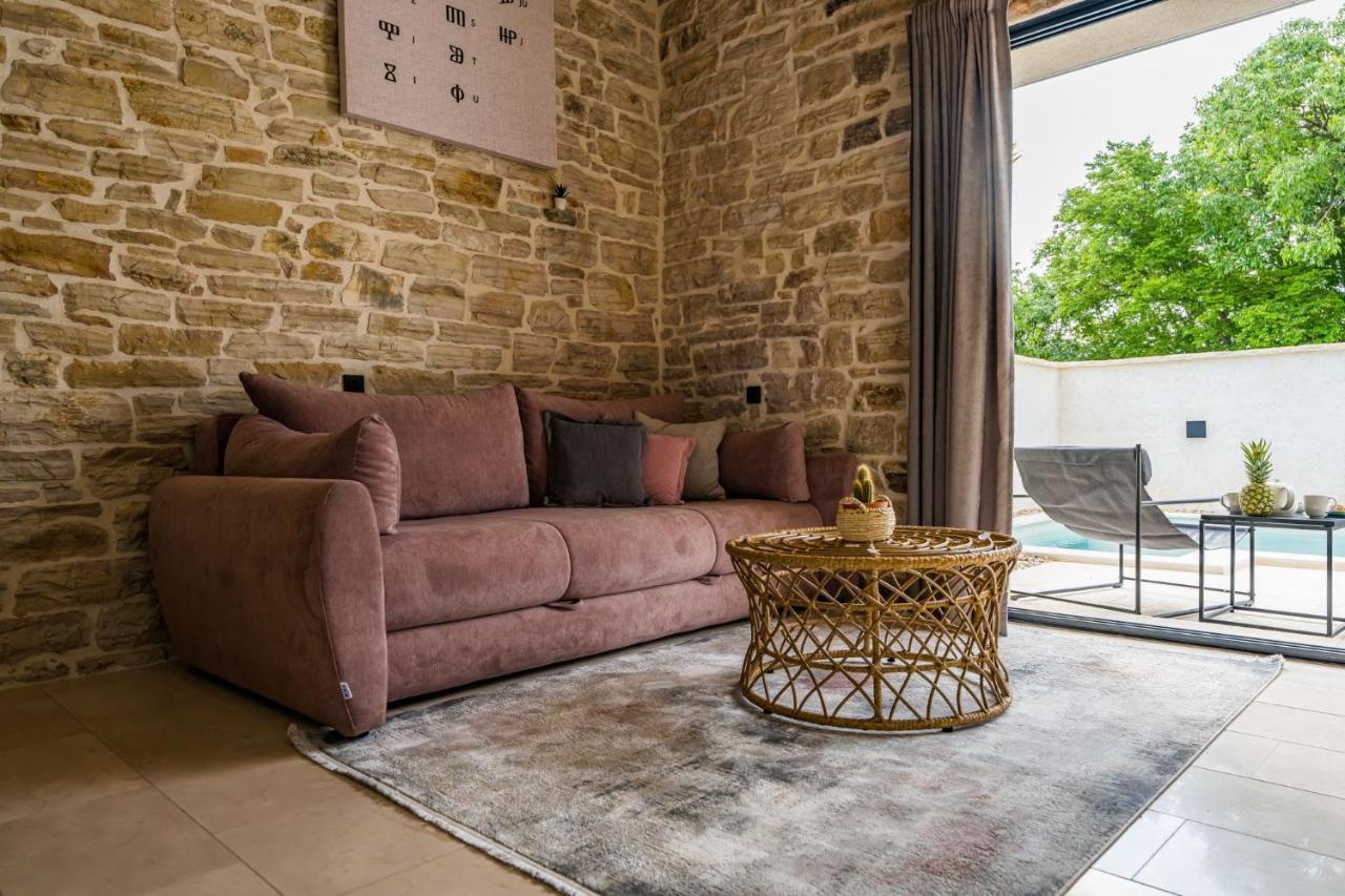 Stone House With Pool Poeta Villa Pridraga Luaran gambar