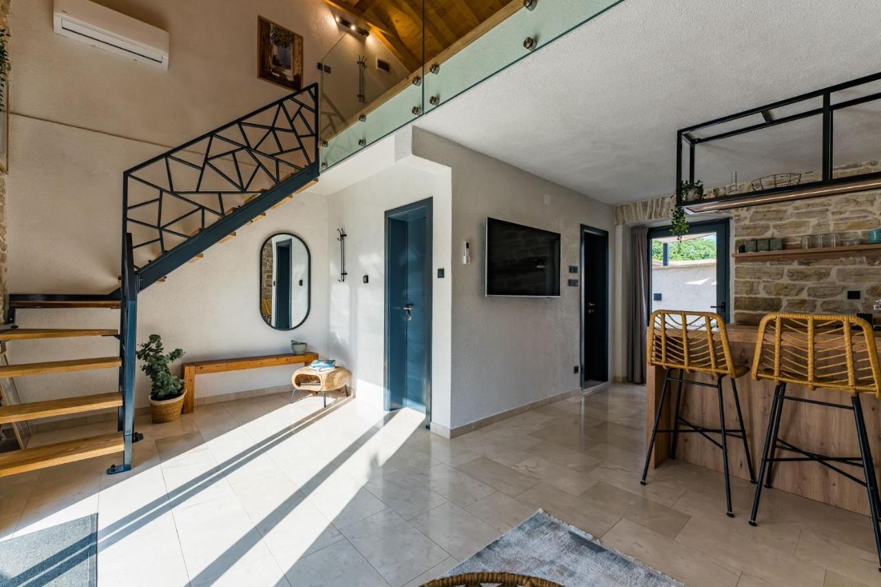 Stone House With Pool Poeta Villa Pridraga Luaran gambar