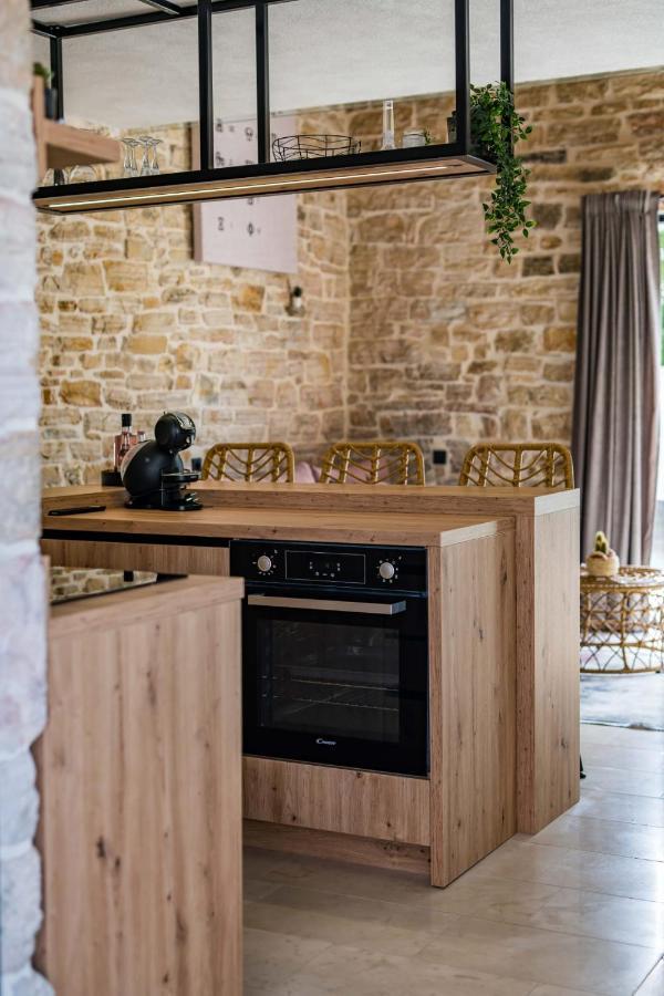 Stone House With Pool Poeta Villa Pridraga Luaran gambar